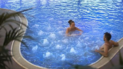 Grand Hotel Adriatic 3* - Vrhunsko wellness opuštanje u Opatiji tijekom tjedna, Opatija, Hrvatska - 329 EUR - 2x noćenje u dvokrevetnoj sobi s pogledom na more i balkonom za 2 osobe, Polupansion