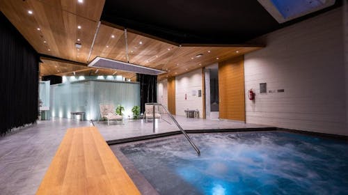 D-Resort Šibenik - Obiteljska jesenska bajka uz more - Posebna akcija, Šibenik, Hrvatska - 258 EUR - 2x noćenje u Superior sobi s pogledom na more za 2 osobe (1 dijete do 11,99 godina besplatno), Bogati buffet doručak