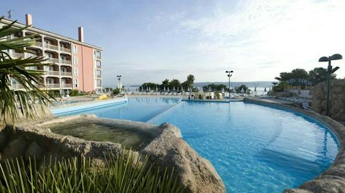 Aquapark Hotel Žusterna - Ultra last minute odmor tik uz more, Koper, Slovenija - 219 EUR - 2x noćenje u dvokrevetnoj sobi s balkonom za 2 osobe, Neograničeno korištenje bazena i atrakcija u Aquaparku Žusterna (i na dan odlaska)