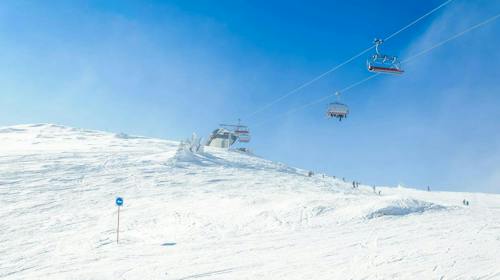 Aparthotel Zlatni Javor Jahorina - Zimski odmor na Jahorini s uključenim polupansionom, Jahorina, Bosna i Hercegovina - 480 EUR - 2x noćenje u studio apartmanu s odvojenom spavaćom sobom za 2 osobe (2 djece do 5,99 godina besplatno), Polupansion