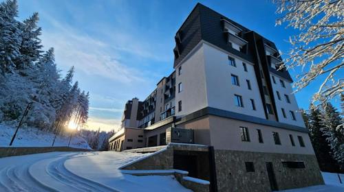 Aparthotel Zlatni Javor Jahorina - Zimski odmor na Jahorini s uključenim polupansionom, Jahorina, Bosna i Hercegovina - 570 EUR - 3x noćenje u studio apartmanu s odvojenom spavaćom sobom za 2 osobe (2 djece do 5,99 godina besplatno), Polupansion
