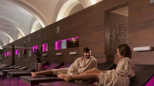 Grand Hotel Sava Superior - Vrhunsko wellness opuštanje udvoje - 72-satna akcija, Rogaška Slatina, Slovenija - 279 EUR - 2x noćenje u dvokrevetnoj Superior sobi za 2 osobe, Polupansion