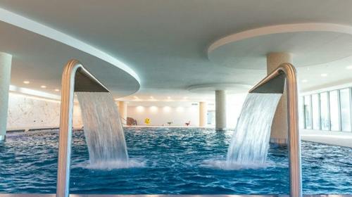 Hilton Rijeka Costabella Beach Resort & Spa - Wellness odmor tijekom tjedna, Rijeka, Hrvatska - 449 EUR - 2x noćenje u dvokrevetnoj King Guestroom sobi s balkonom i pogledom na more za 2 osobe, Polupansion