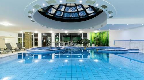 Hotel Napfeny Zalakaros - Odmor tijekom tjedna, Zalakaros, Mađarska - 249 EUR - 3x noćenje u Standard trokrevetnoj sobi za 2 osobe, Polupansion (buffet doručak i večera u 3 slijeda)