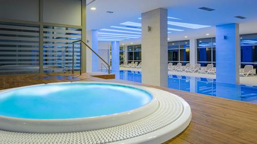 Hotel Katarina - Jesensko wellness opuštanje u Selcu, Selce, Hrvatska - 295 EUR - 2x noćenje u Standard dvokrevetnoj sobi s balkonom za 2 osobe (1 dijete do 11,99 godina besplatno), Polupansion