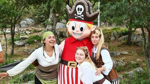 Crvena Luka Resort - Family Day u Crvenoj Luci - Velike avanture za male i velike, Biograd na Moru, Hrvatska - 289 EUR - 2x noćenje u prostranoj Superior sobi za 2 osobe (1 dijete do 13,99 godina i 1 dijete do 5,99 godina besplatno), Polupansion