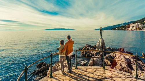 Hotel Paris - Odmor u Opatiji, Opatija, Hrvatska - 117 EUR - 2x noćenje u dvokrevetnoj Superior sobi za 2 osobe, Polupansion (bogati buffet doručak i buffet večera)