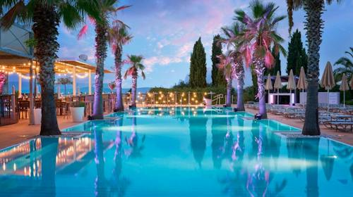 Radisson Blu Resort Split - Wellness opuštanje s 5 zvjezdica u Splitu u listopadu, Split, Dalmacija, Hrvatska - 378 EUR - 2x noćenje u dvokrevetnoj Superior sobi s balkonom (pogled na grad) za 2 osobe (1 dijete do 11,99 godina besplatno), Super buffet doručak