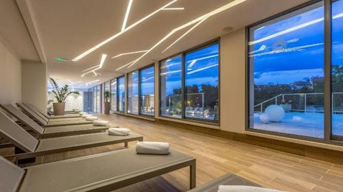 Hotel Malin - Romantična wellness jesen uz more - Superior soba, Malinska, Hrvatska - 325 EUR - 2x noćenje u Superior dvokrevetnoj sobi s balkonom za 2 osobe, Polupansion