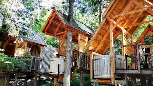 Ribno Alpine Glamping - Jesenski glamping na Bledu tijekom vikenda, Bled, Slovenija - 298 EUR - 2x noćenje u Alpine glamping kućici s drvenom kadom s toplom vodom za 2 osobe (2 djece do 12 godina besplatno), Doručak u Hotelu Ribno