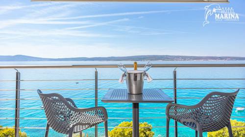 Hotel Marina - Čarobna jesen tik uz more, Selce, Hrvatska - 192 EUR - 2x noćenje u dvokrevetnoj sobi (park strana) za 2 osobe (1 dijete do 6,99 godina i 1 dijete do 2,99 godina besplatno), Polupansion