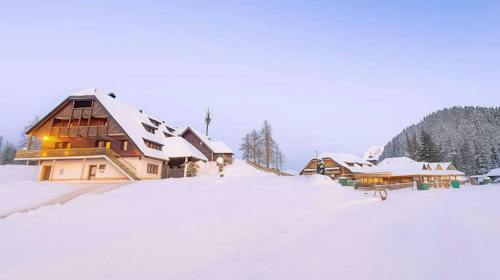 Hotel Krvavec - Planinski odmor na Krvavcu, Cerklje na Gorenjskem, Slovenija - 340 EUR - 2x noćenje u dvokrevetnoj sobi za 2 osobe, Polupansion