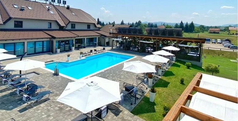 CIJELA SEZONA na Plitvičkim jezerima - opuštanje uz 1 ili više noćenja s doručkom za dvoje, privatni wellness paket sa saunom i jacuzzijem u 16 Lakes Hotel 4*