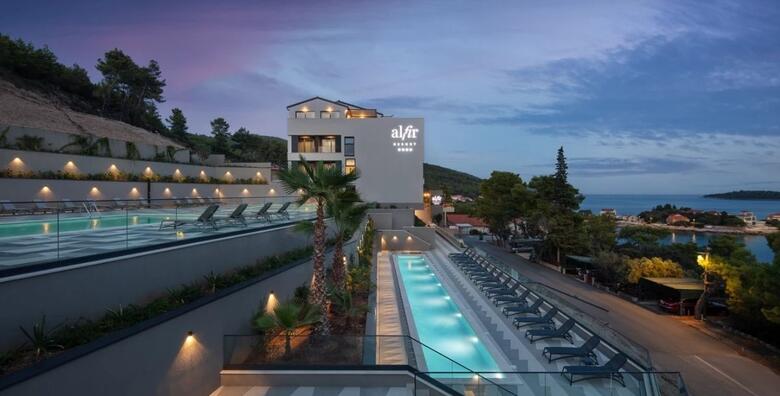 POSEBNA PONUDA! Vrhunac sezone u Aminess Alfir Hotelu 4* - 4 ili 7 noćenja s polupansionom za 2 osobe i 2 djece uz korištenje bazena i wellness oaze