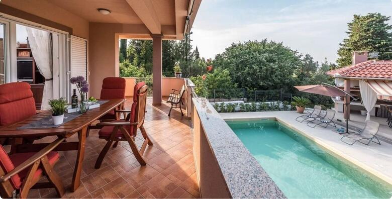 Otok Ugljan - 7 noćenja za do 4 osobe u Apartmanu Marija 3* u blizini plaže uz neograničeno korištenje vanjskog bazena