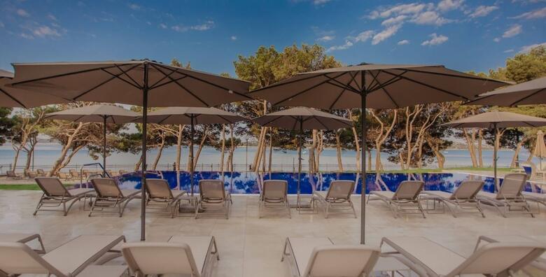 POSEBNA PONUDA! Hotel Punta 4*, Vodice - 2 noćenja s ALL INCLUSIVE LIGHT uslugom za 2 odrasle osobe i do 2 djece + korištenje bazena i sauna
